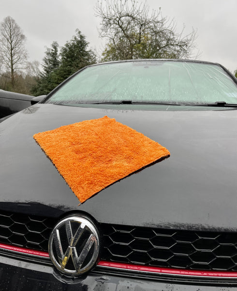 Orange edgeless microfibre cloth